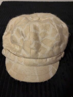 Forever 21 Cream Patterned Newsboy Cap